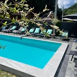 Sandal 4*