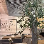 Sandal 4*