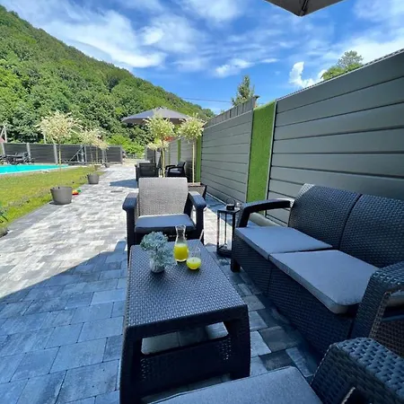 Sandal Guest house Shaian