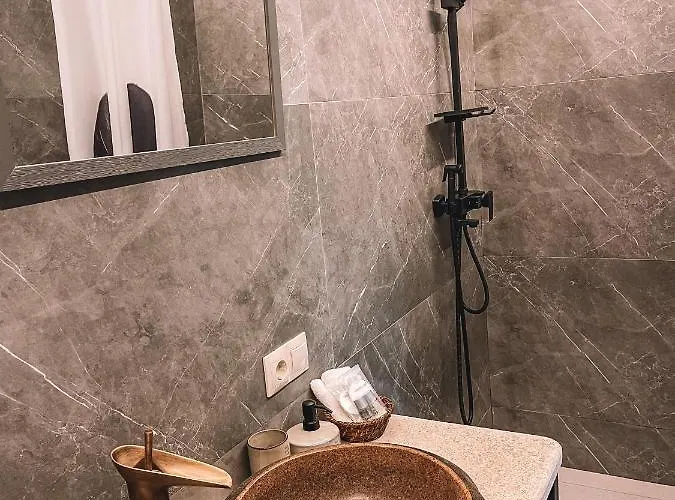 Sandal 4*