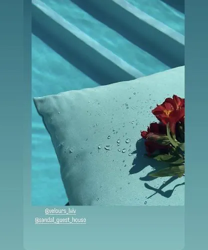 Sandal